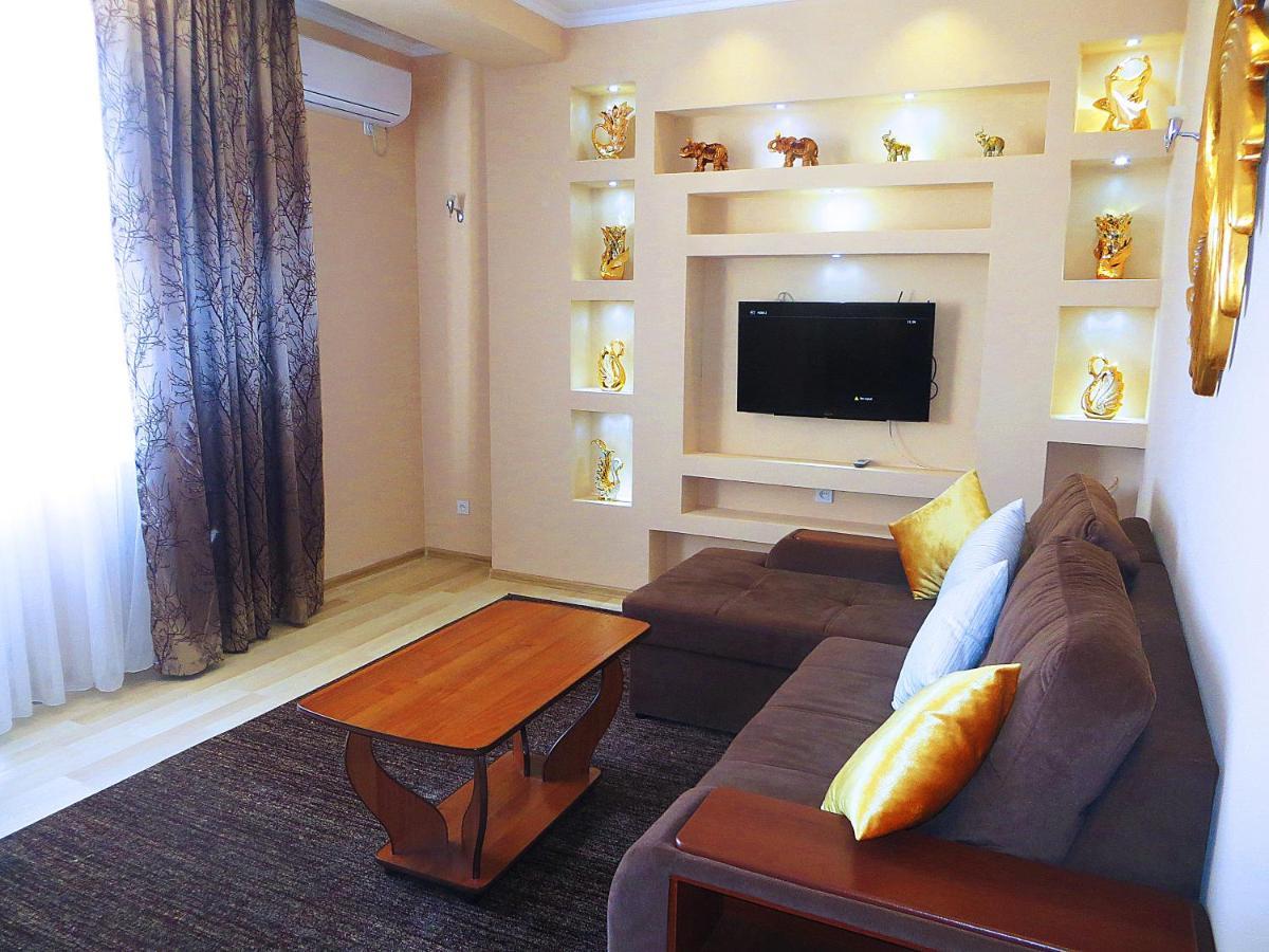 Yellow Apartment In The Center Of Biszkek Zewnętrze zdjęcie